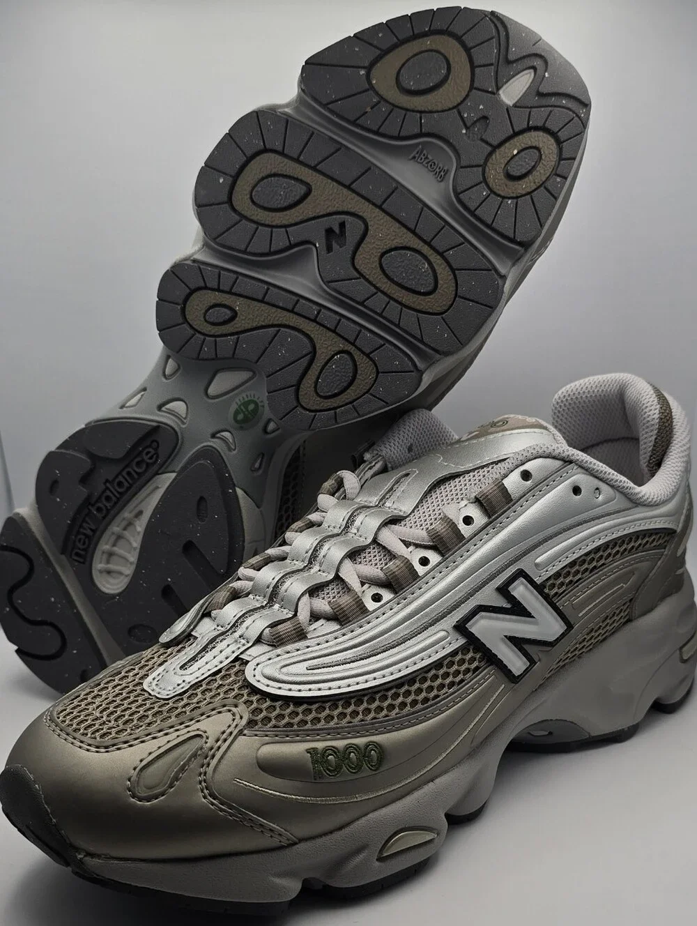 New Balance 1000 Metallic Silver Mesh Sneaker Mens 10 Womens 11.5